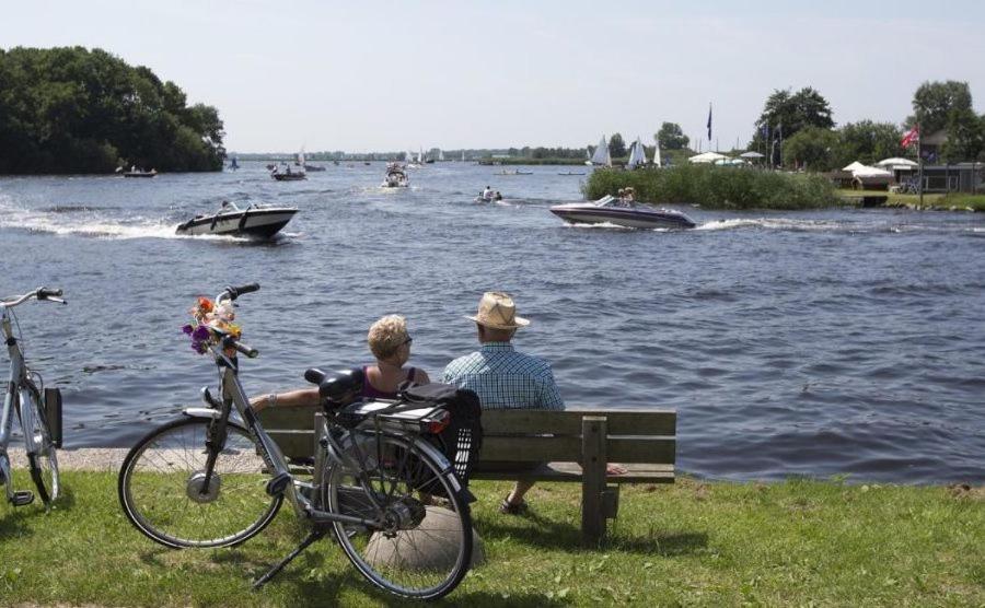 Glamping De Hof Van Eeden Warmond Bagian luar foto