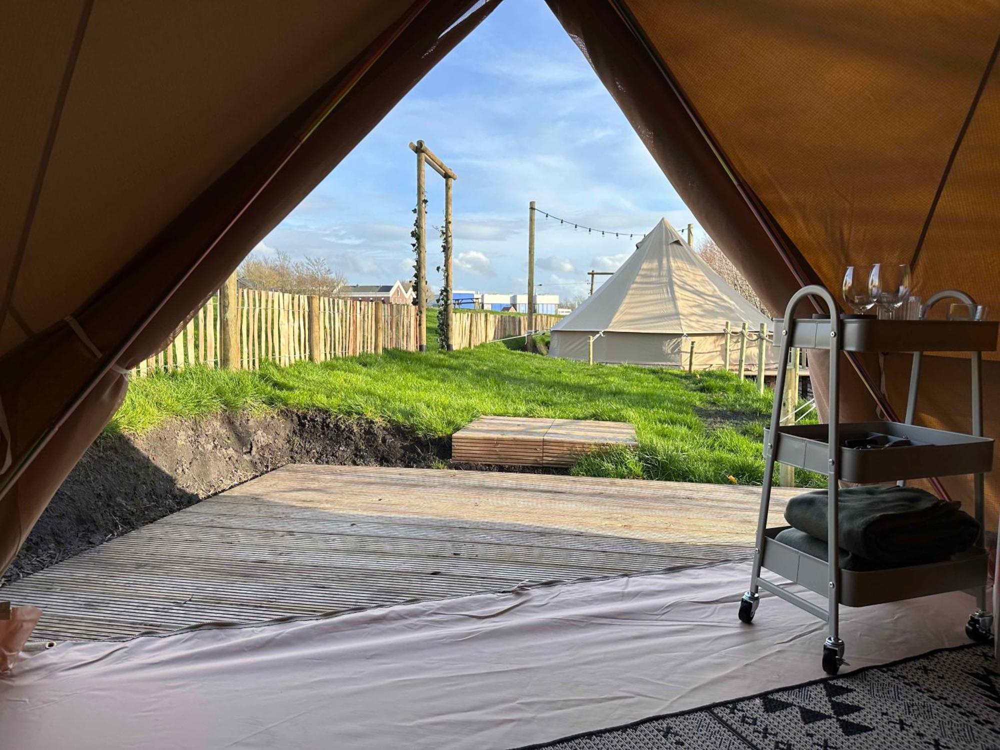 Glamping De Hof Van Eeden Warmond Bagian luar foto