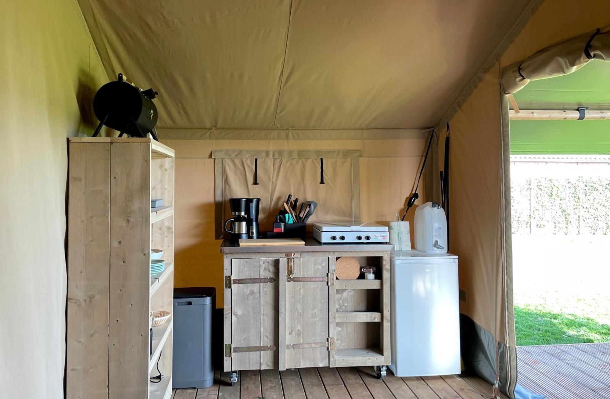 Glamping De Hof Van Eeden Warmond Bagian luar foto