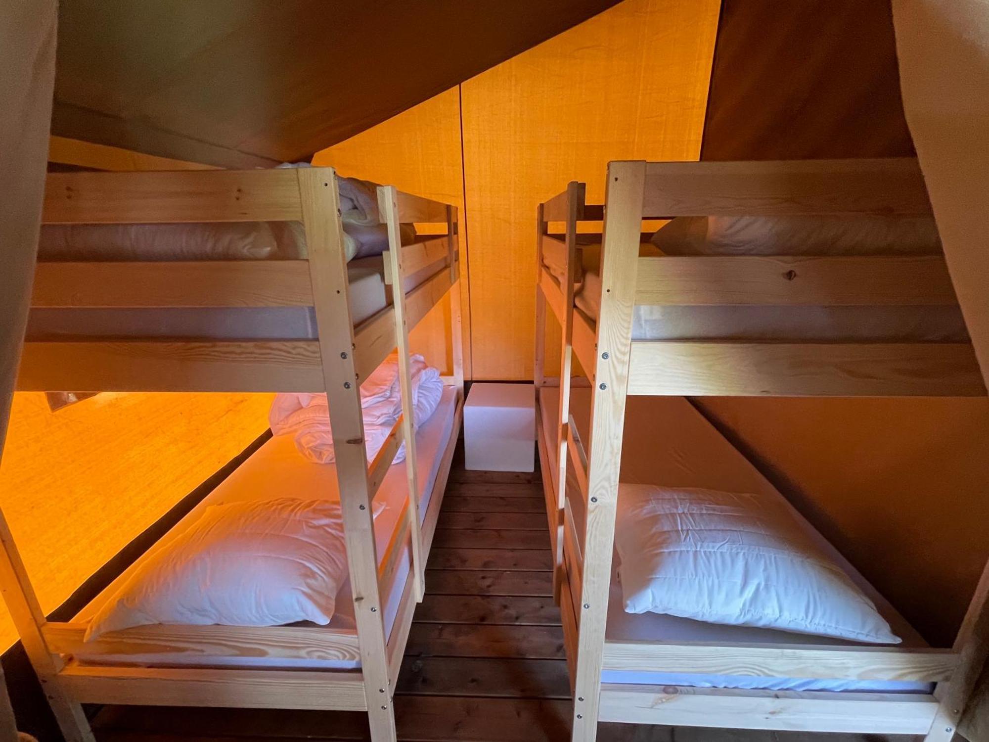Glamping De Hof Van Eeden Warmond Bagian luar foto