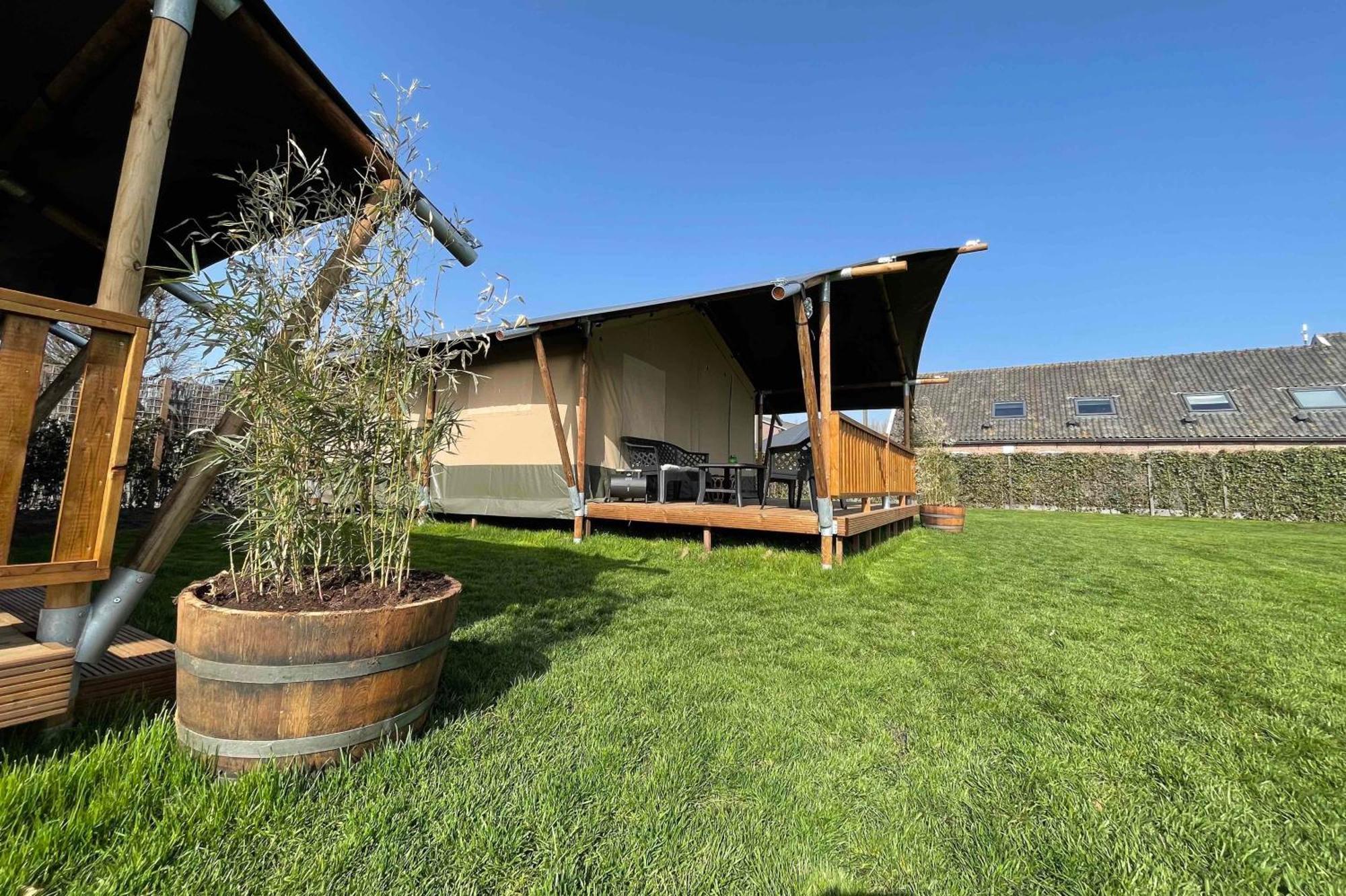 Glamping De Hof Van Eeden Warmond Bagian luar foto