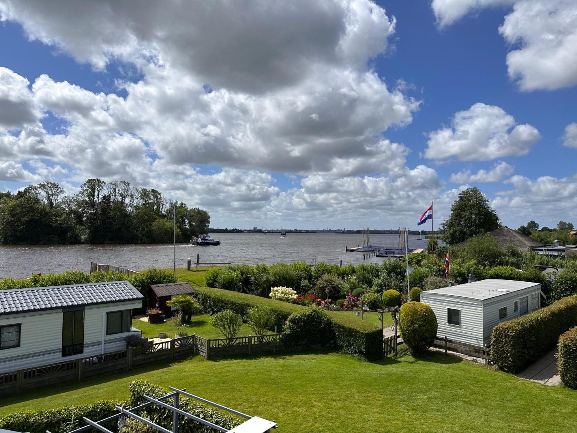 Glamping De Hof Van Eeden Warmond Bagian luar foto