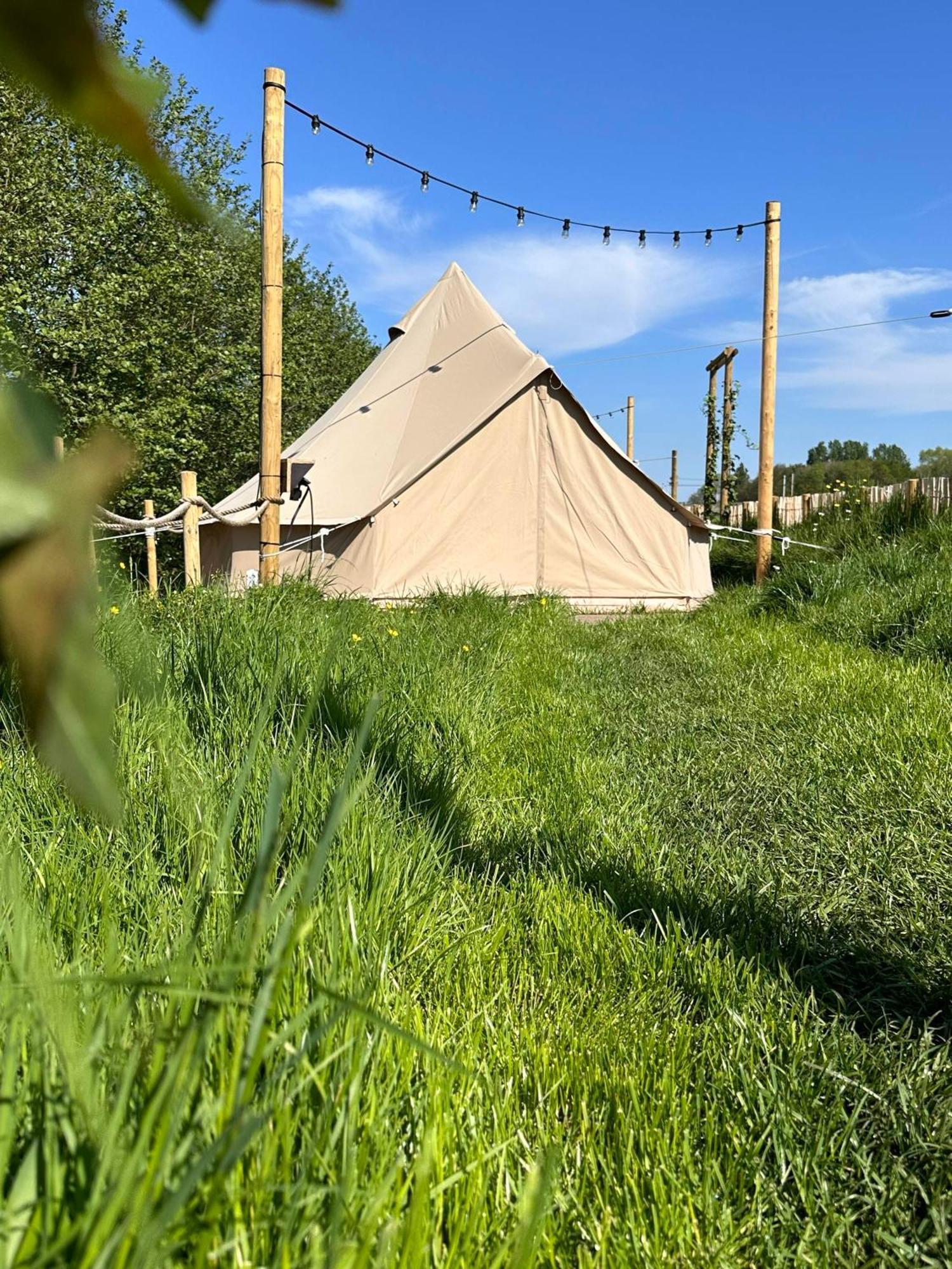 Glamping De Hof Van Eeden Warmond Bagian luar foto